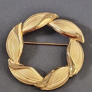 Vintage Gold-Tone Leaf Wreath Circle Brooch Pin, 1.64" Nature Jewelry